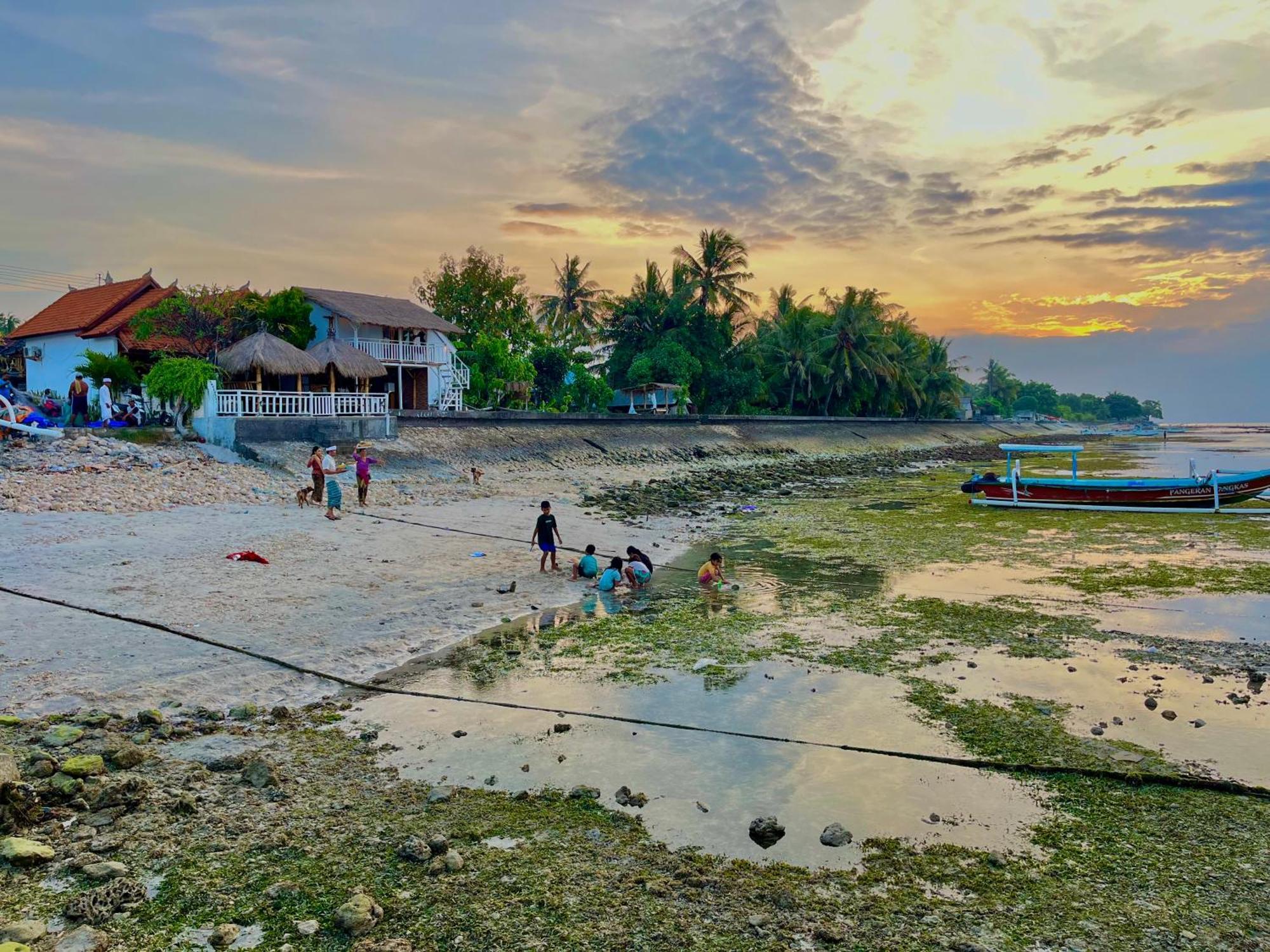 Batununggul Coastal Inn المظهر الخارجي الصورة